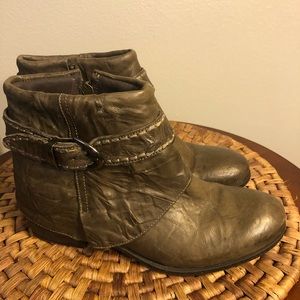 💃BOGO!!!🔥 Sundance Brand, Leather Upper, Full Side Zip Ankle